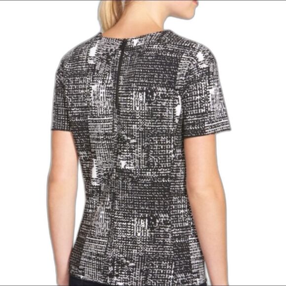 Vince Camuto Geo Style Top - Picture 2 of 8